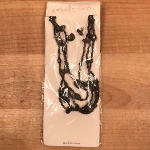 Fashion necklace - black